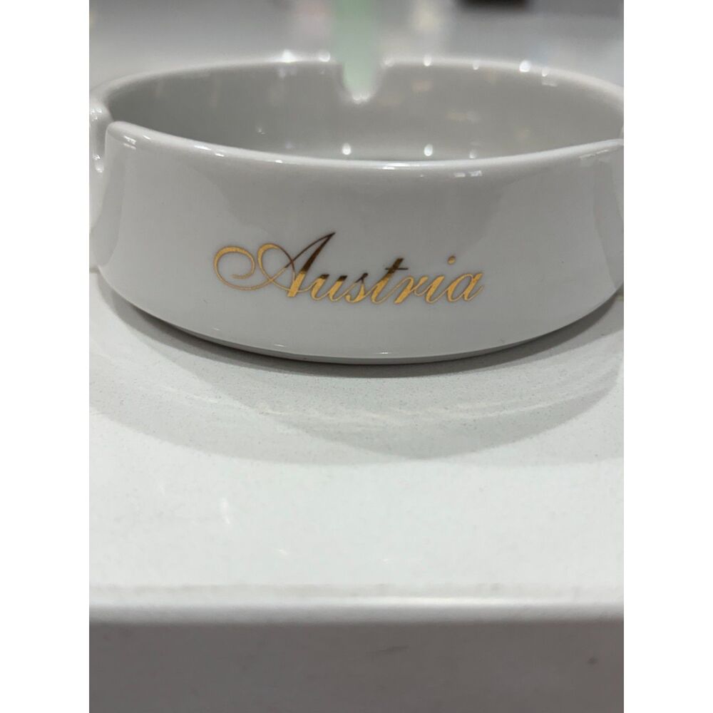 Vintage Vienna Austria Ashtray Gold Porcelain Souvenir Mid Century Trinket Dish - Picture 2 of 4